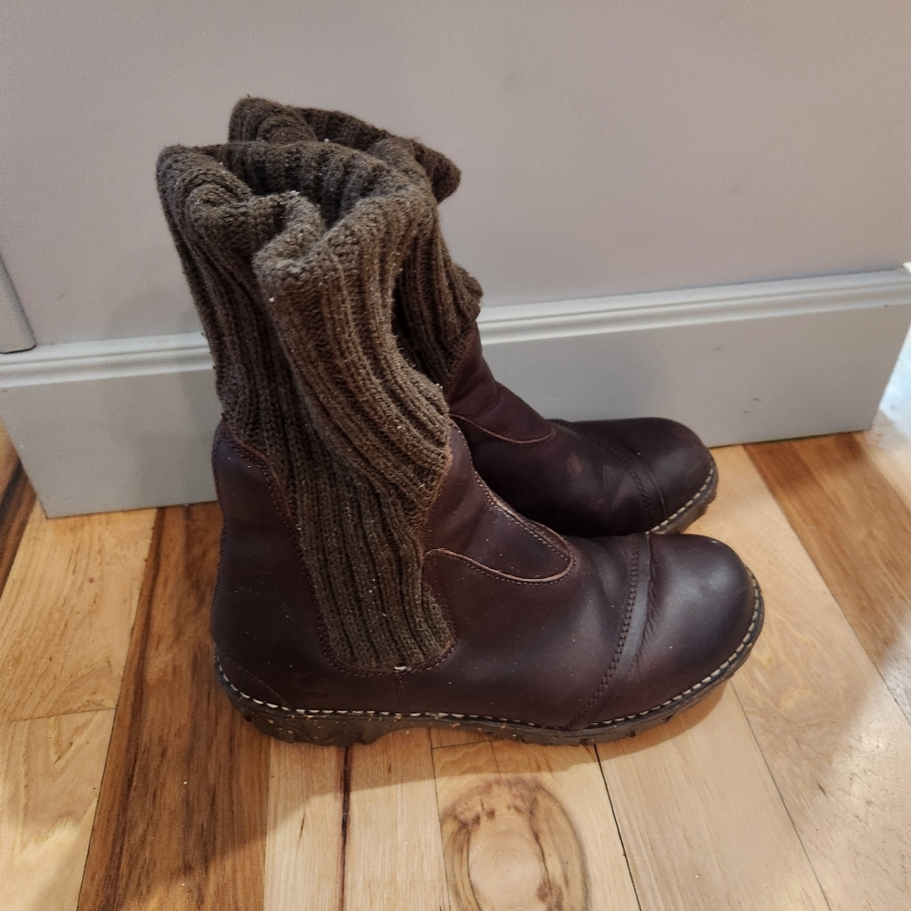Hardly worn boots